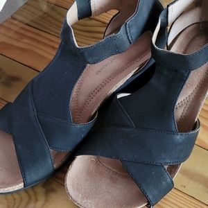 Adrienne Vittadini wedge sandals